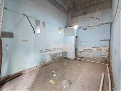 观山湖101大厦旁27平门面房东直租